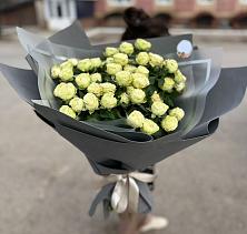 Букет Белые кустовые розы Солинеро в Жуковке